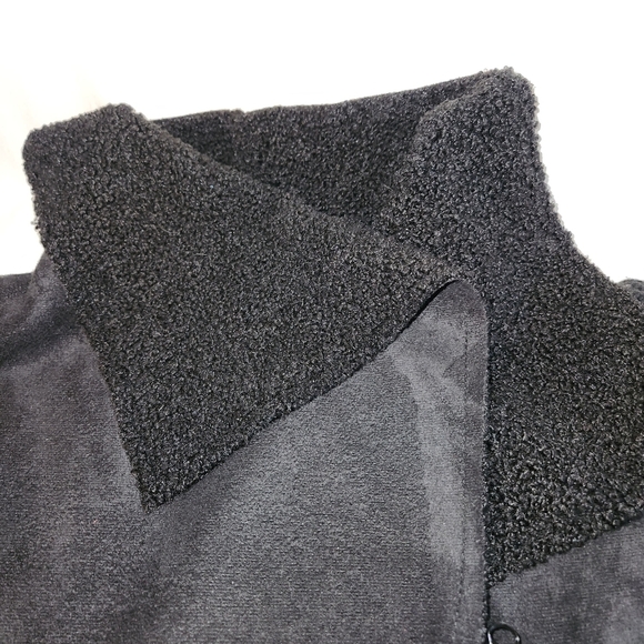 Kendall & Kylie Chic Black Jacket with Zipper. Faux Suede Body, Knit Arms - Picture 4 of 11